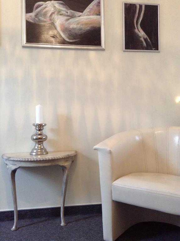 Lika Panzio Gyula Hotel Esterno foto