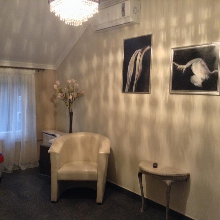 Lika Panzio Gyula Hotel Esterno foto